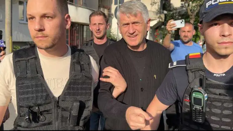 Singer Cristian Pomohaci detained for 24 hours in Târgu Mureș over sexual offence charges