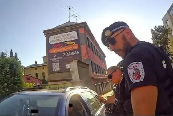 Driver with nearly three times the legal alcohol limit apprehended by city guards in Slaný