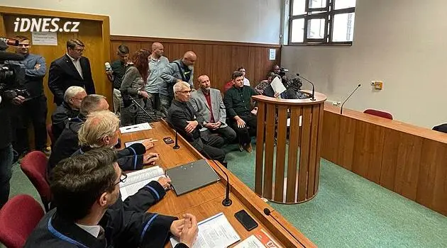 Odvolací soud snížil tresty v kauze podvodů s řidičskými průkazy ve Varnsdorfu