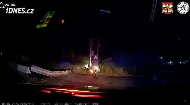 Drug-impaired driver fled police at 200 km/h, crashed into barrier