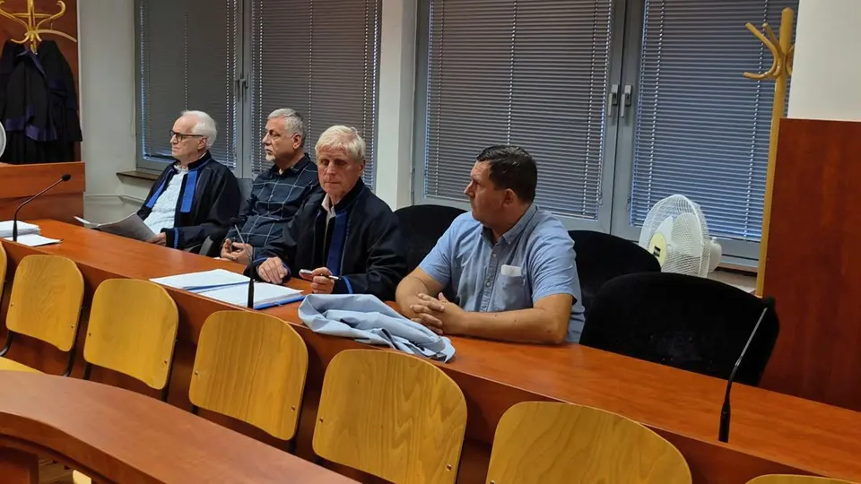 Odvolací soud zmírnil tresty za podvody s řidičáky ve Varnsdorfu
