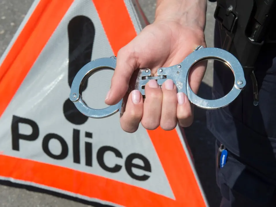 Vier Männer nach Einbruchsversuch in Aarberg verhaftet