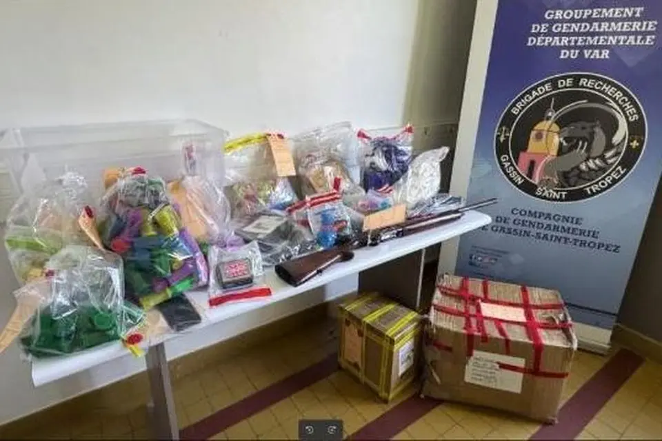 Trafic de drogue démantelé dans le golfe de Saint-Tropez : 12 arrestations, armes et cocaïne saisies