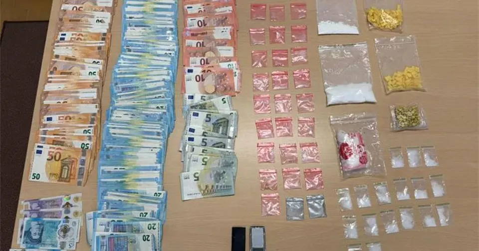 Britanac (35) u Tisnom zadržan zbog droge: pronađeni ekstazi, kokain i ketamin