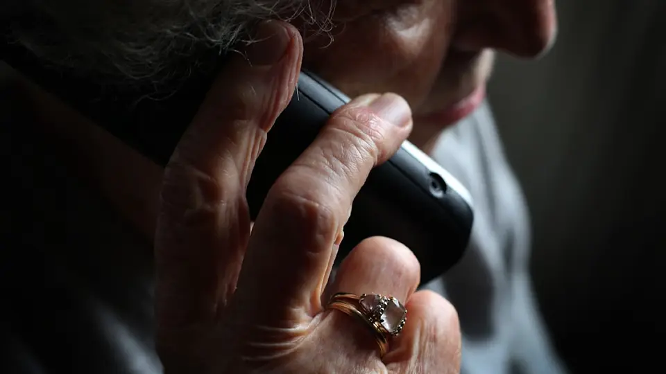 Fraudsters steal money from 79-year-old in East Frisia