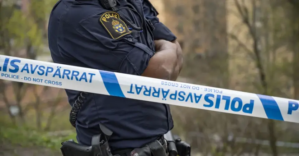 Man häktad misstänkt för mord vid hotell i Rosersberg