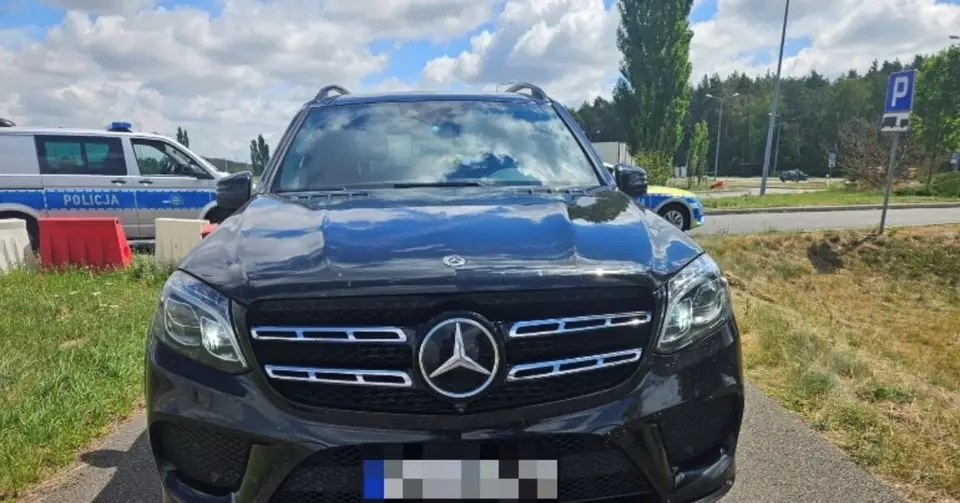 Polscy policjanci zatrzymali 36-letniego obywatela Litwy z kradzionym „Mercedesem"