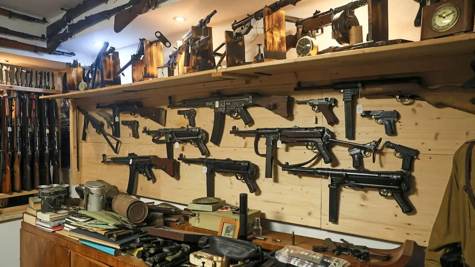 Mutmaßlicher Waffen-Boss lehnt Deal ab und riskiert zehn Jahre Haft