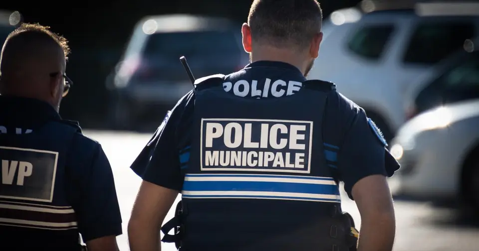 Man in his twenties shot dead by municipal officer near Avignon after chase
