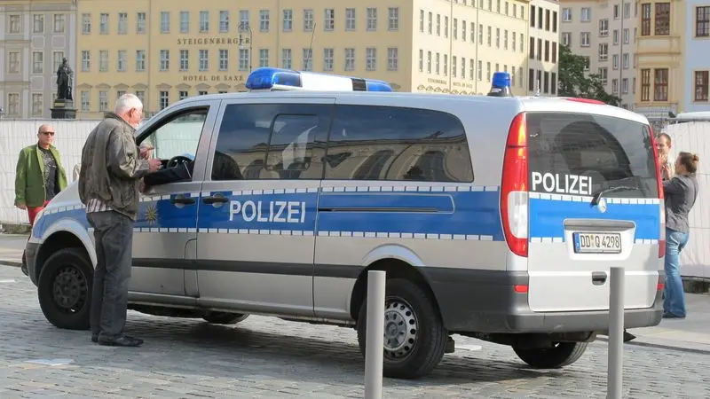 Police shoot Turkish man in Dresden who aimed musket at pedestrians