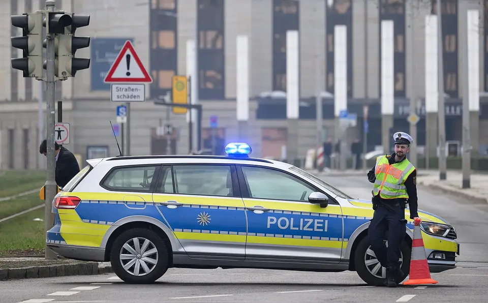 Polizei erschießt Mann mit Muskete in Dresden