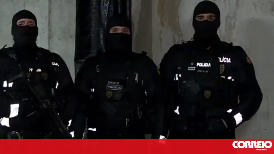 Inglês detido em Cascais após tiros levarem polícia a descobrir arsenal proibido