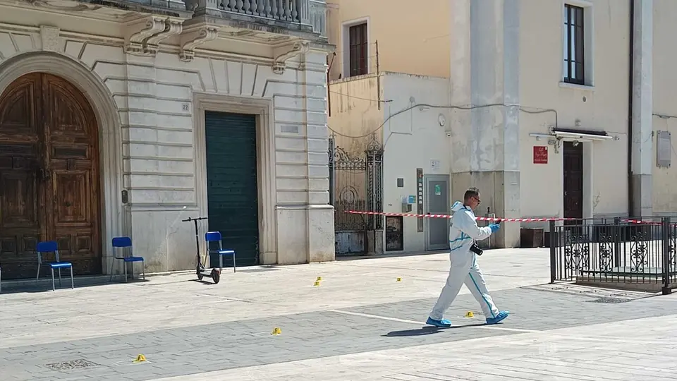 Colpi di pistola in centro a San Severo: tre feriti, arrestato un 50enne