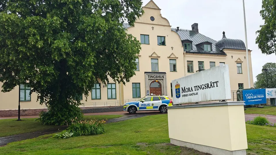 Woman remanded on suspicion of attempted murder outside Mora