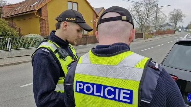 Fraudulent SMS messages about fines steal data from drivers, Czech police warn