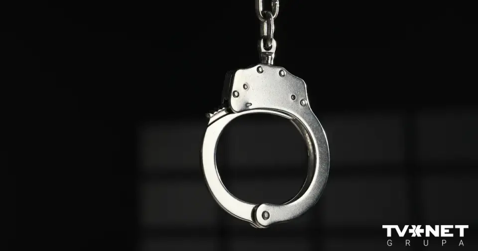 Two wanted individuals detained at Riga airport; four foreign nationals with forged documents