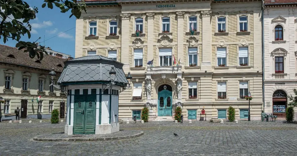 Tizenkét új gyanúsított az óbudai korrupciós ügyben, nyolcan őrizetben
