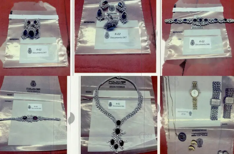 La policía halla joyas, dinero en efectivo y documentos en registros vinculados al expresidente Zapatero