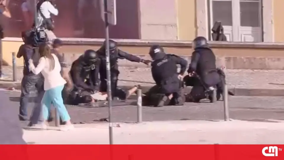 Six arrested after confrontations at Parliament