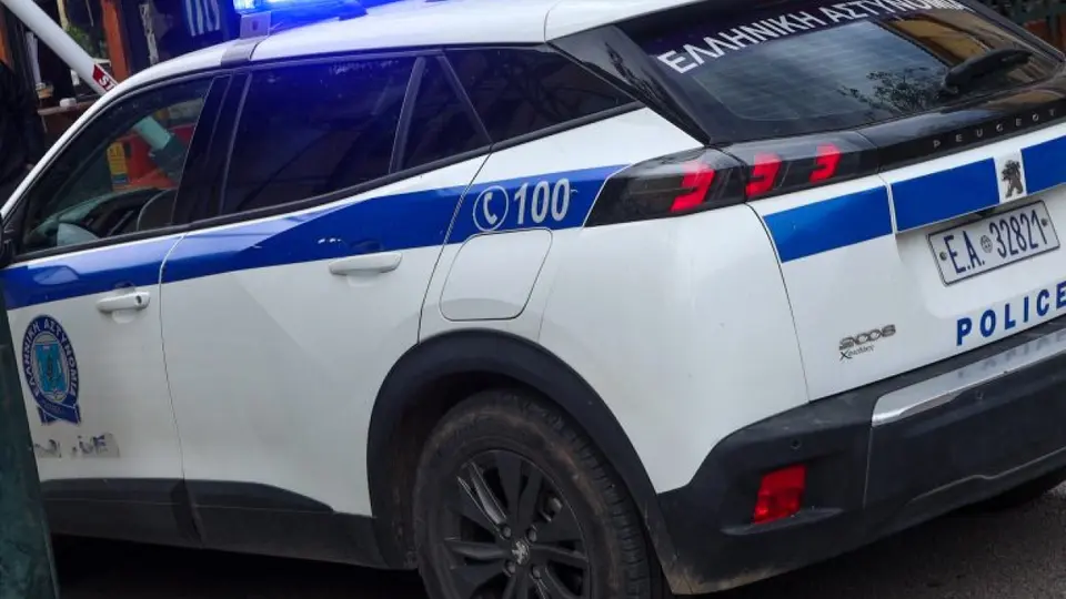 Σύλληψη 25χρονου με κάνναβη και πιστόλι στη Μύκονο
