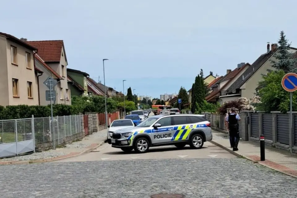 Ozbrojený muž zadržen ve Strakonicích, policie uzavřela ulici Švandy Dudáka