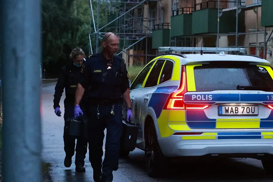 Two arrested following suspected attempted murder in Hässelby
