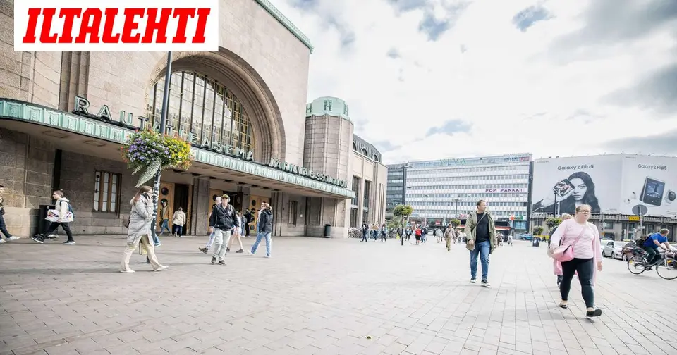 Man aged around 30 detained over violence at Station Square