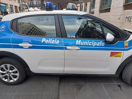 Napoli, sequestri per abusivismo a Soccavo e Pianura: un arresto per droga