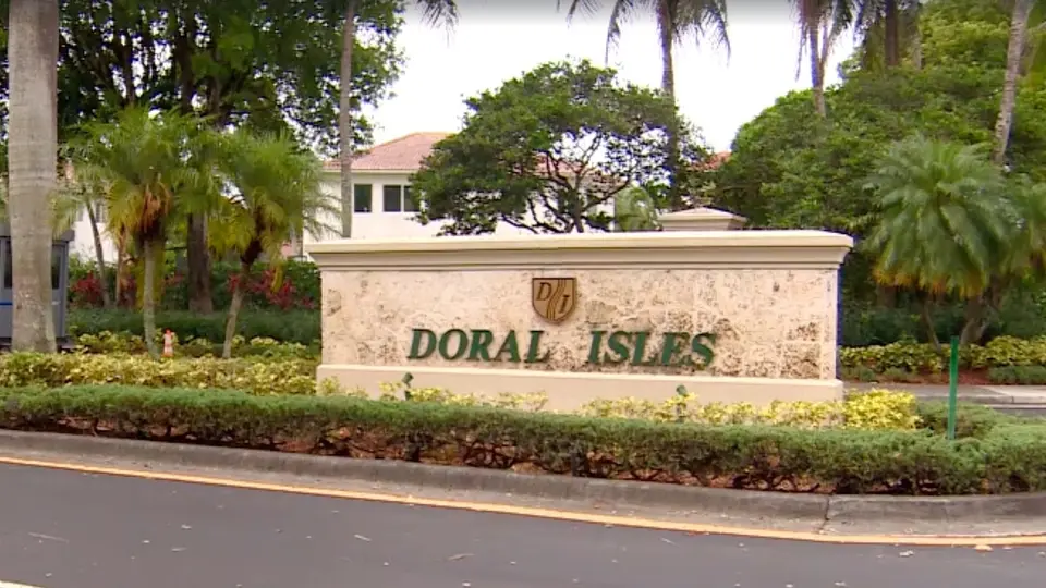 Father stabs two daughters and their mother dead in Miami murder-suicide
