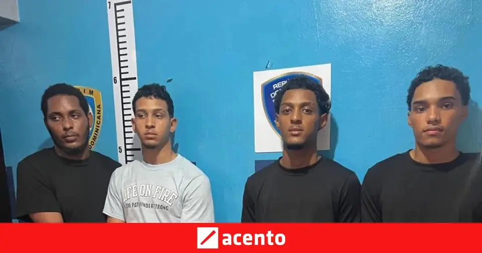 Cuatro detenidos por asalto a joyería en Santiago; recuperan plata y arma ilegal