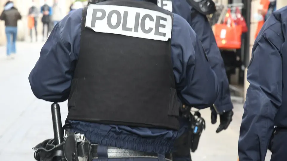 Nîmes: Tenant sets fire to his flat to destroy his drugs