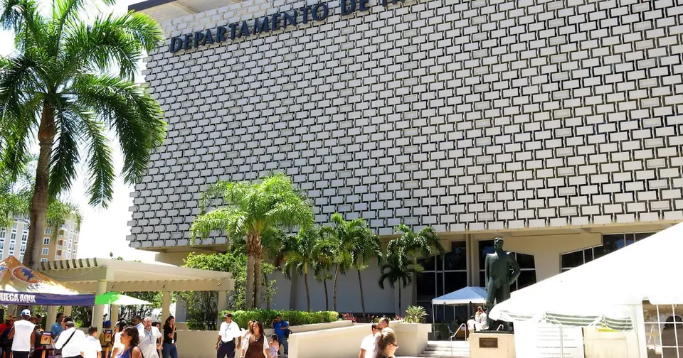 Empleado de Hacienda y empresario se declaran culpables de fraude contributivo de $665,693 en Puerto Rico