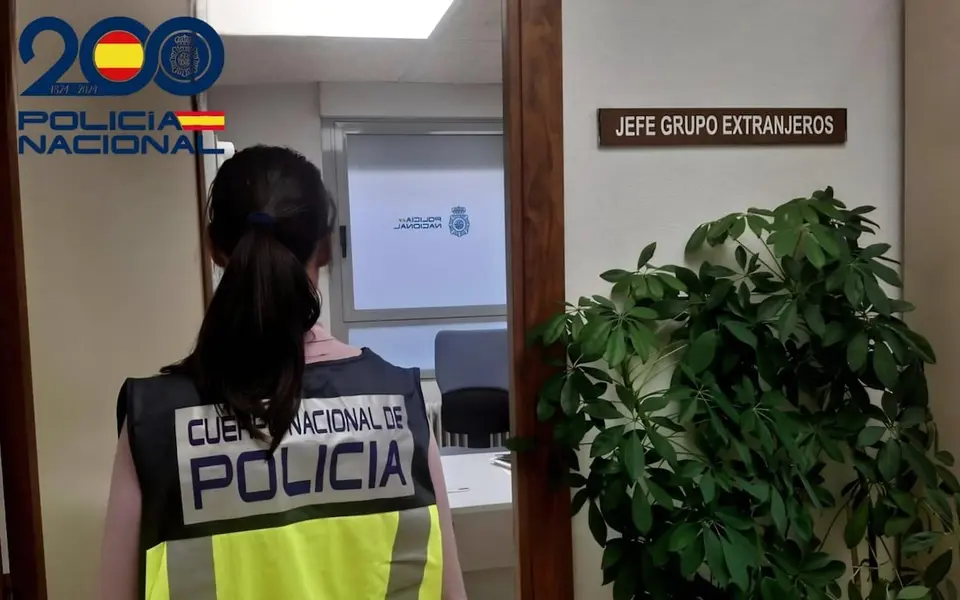 Six arrested for fraudulently registering foreigners on municipal rolls for payment in Ávila and Toledo