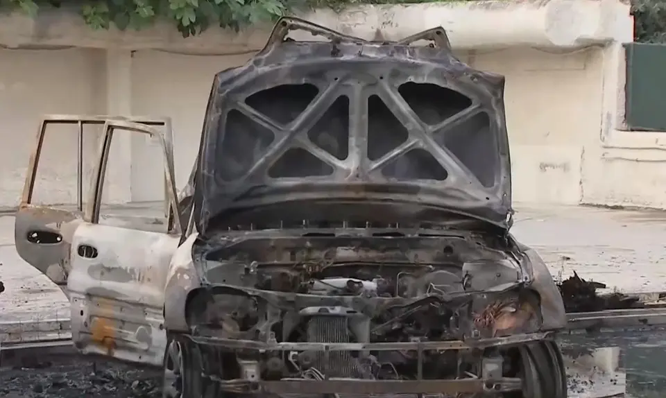 Marousi: Three vehicles of the Attica Region set alight