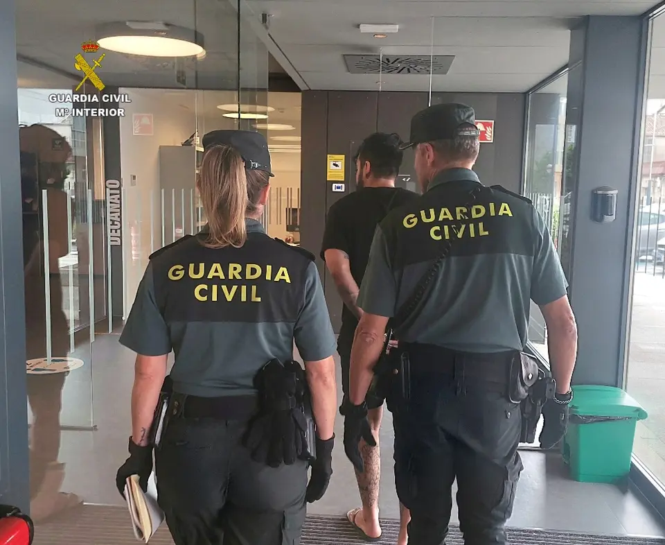 Detenido en Tui un fugitivo reclamado por Interpol por homicidio doloso