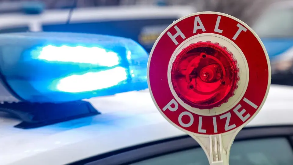Police operation in South Hesse: 450 kg of non-ferrous metal and counterfeit perfume seized