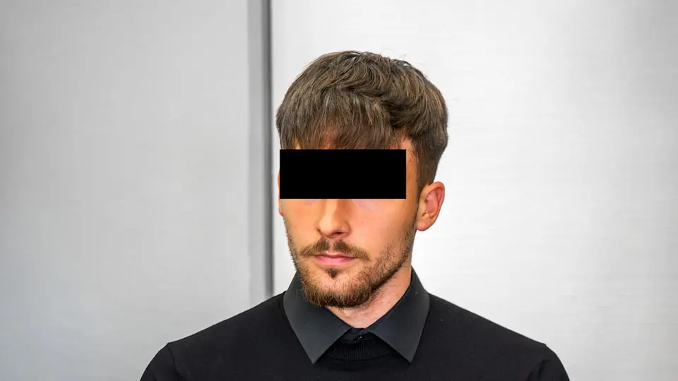 Cologne: Club signs convicted speeder despite death toll