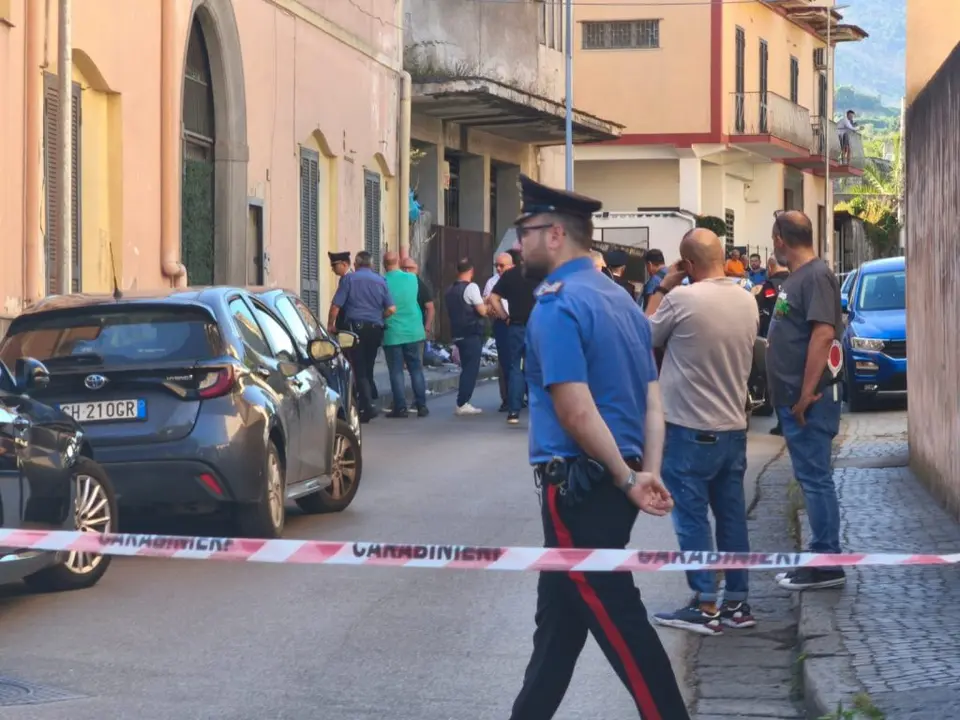 Omicidio a Boscotrecase: 46enne ucciso a colpi di arma da fuoco, killer si consegna