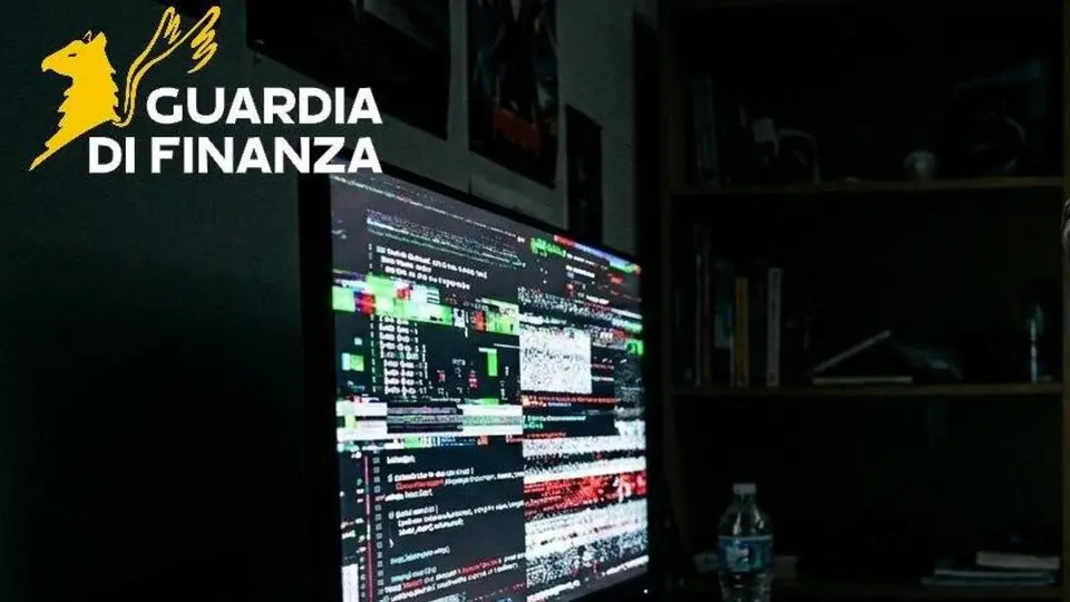Oltre 500mila file pedopornografici: arrestato uomo ad Ancona, oscurati sito e canale social