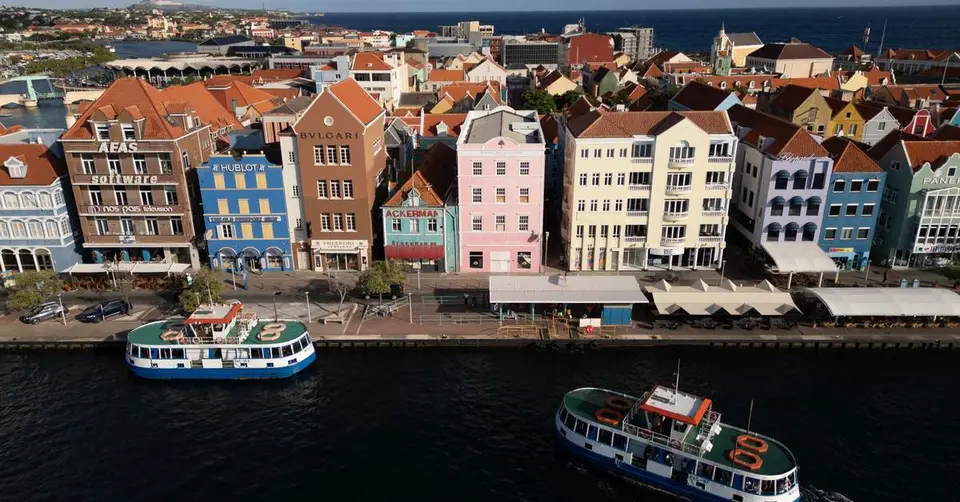 Grootschalige belastingfraude op Curaçao: hoofd Landsontvanger aangewezen als spil