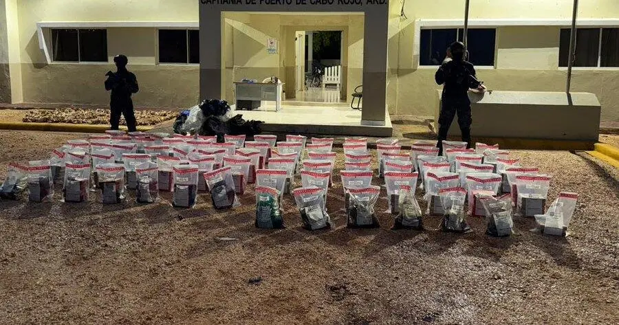 Autoridades dominicanas recuperan droga de embarcación rápida atacada por fuerzas estadounidenses