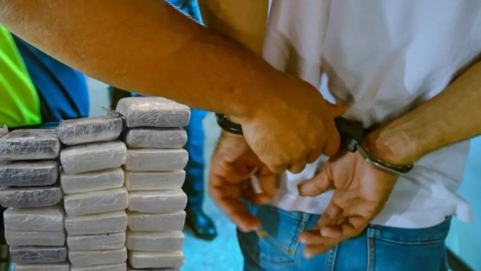 Seven arrested in drug interception at Rodgers Beach, Aruba