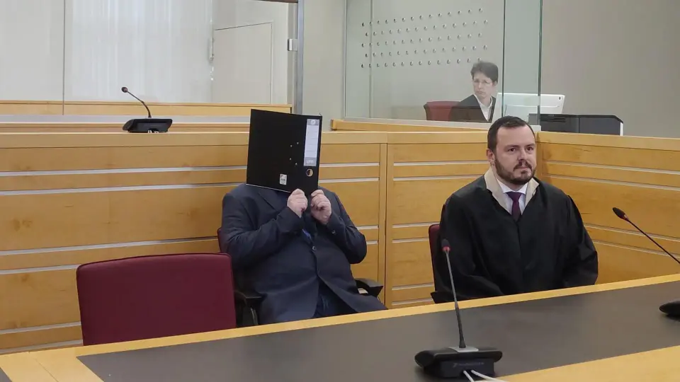Anästhesist in Hannover vor Gericht: Nacktfotos von Kindern unter Narkose