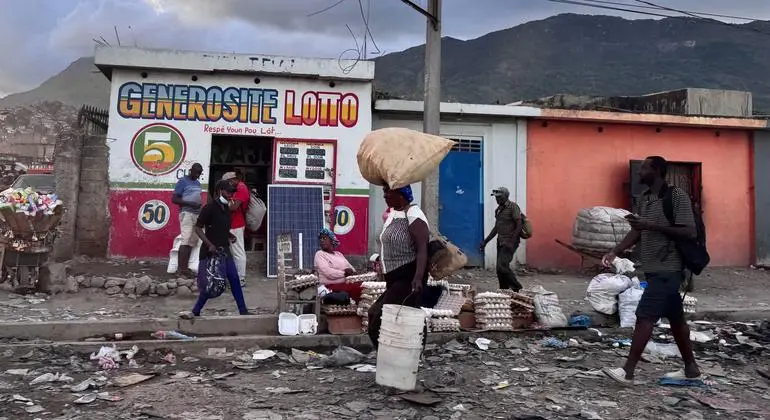 Recrutement d'enfants par les gangs en Haïti : armes, menaces et témoignage d'un jeune de 16 ans