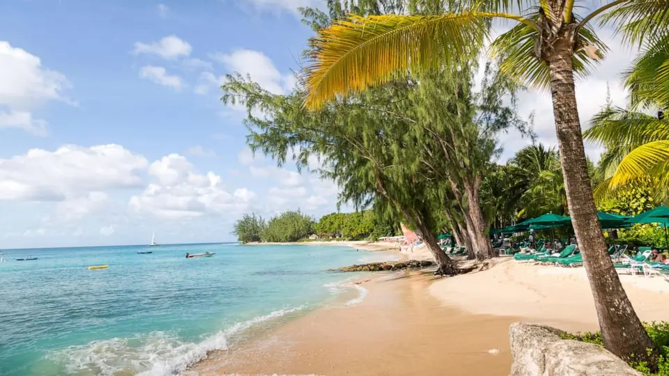 Two New Jersey tourists missing at sea after jet ski rental at Holetown Beach, Barbados