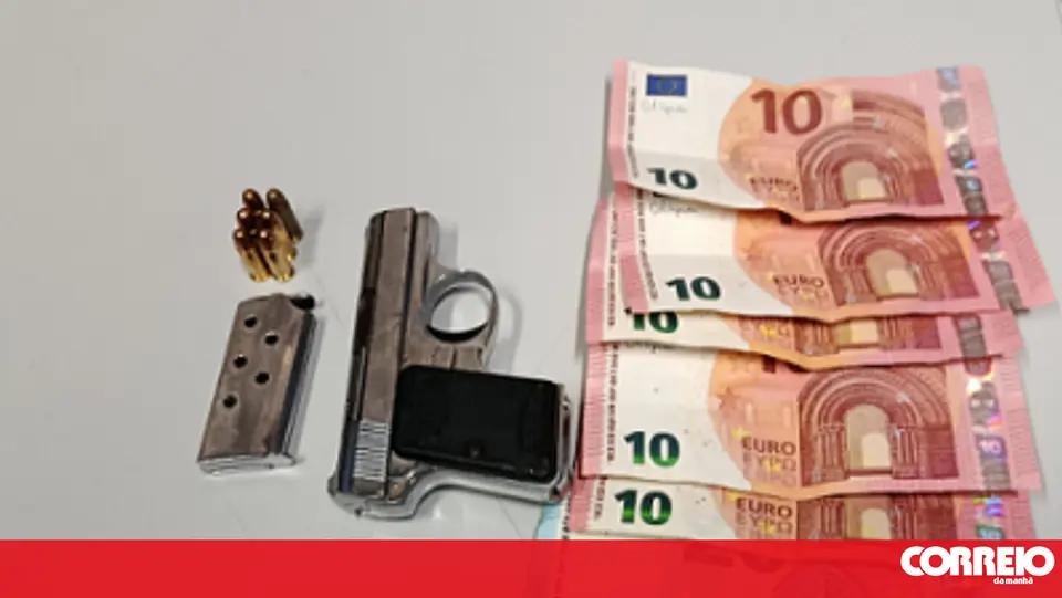 Jovem de 21 anos detido no Seixal com pistola e 20 doses de cocaína