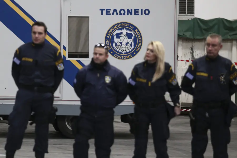 Tax Authority: Millions of smuggled cigarettes, drugs and €2 million in undeclared cash at customs