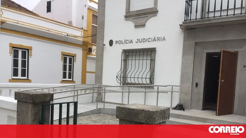 Homem de 54 anos detido em Évora por abusar sexualmente da filha menor e a engravidar
