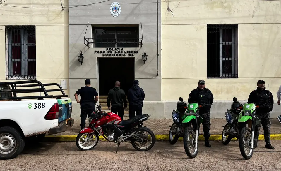 Policía de Paso de los Libres recupera moto con pedido de secuestro de Buenos Aires