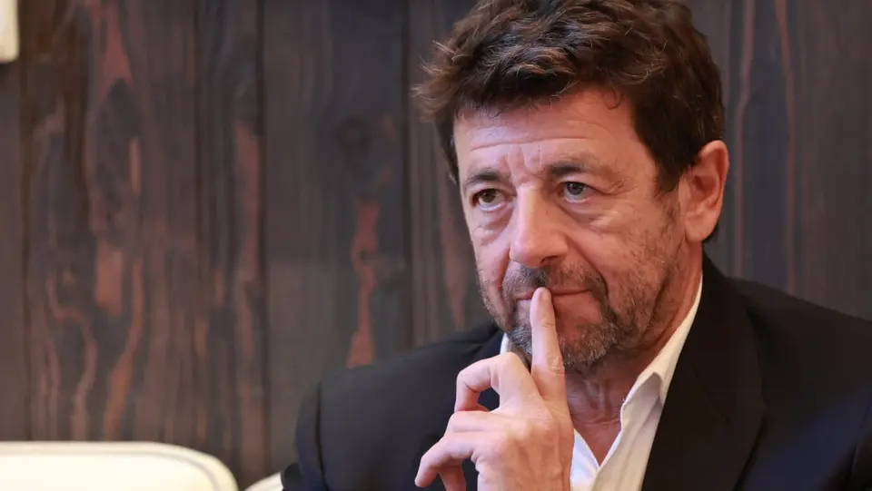 Former lighting technician accuses Patrick Bruel of touching in the 1990s